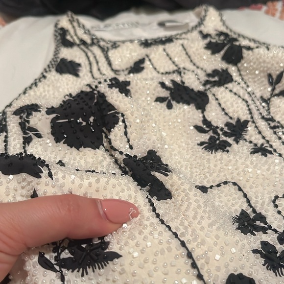 Vintage BLACKTIE Oleg Cassini Beaded Black and White Floral Top 100% Silk - Picture 11 of 11